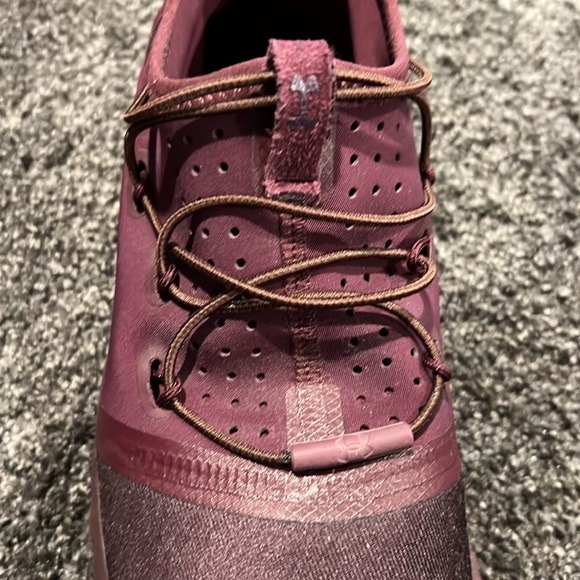 Womens size 7.5 under armor - Picture 4 of 4